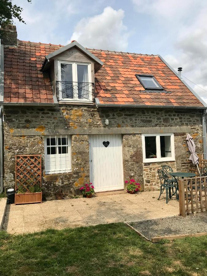 Ferme De Noyes Cottage Sourdeval Екстериор снимка
