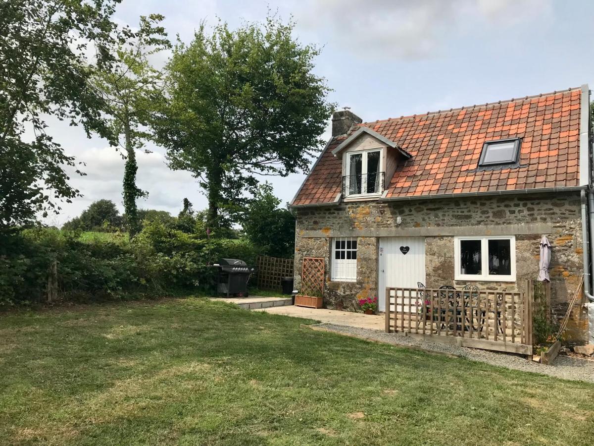 Ferme De Noyes Cottage Sourdeval Екстериор снимка