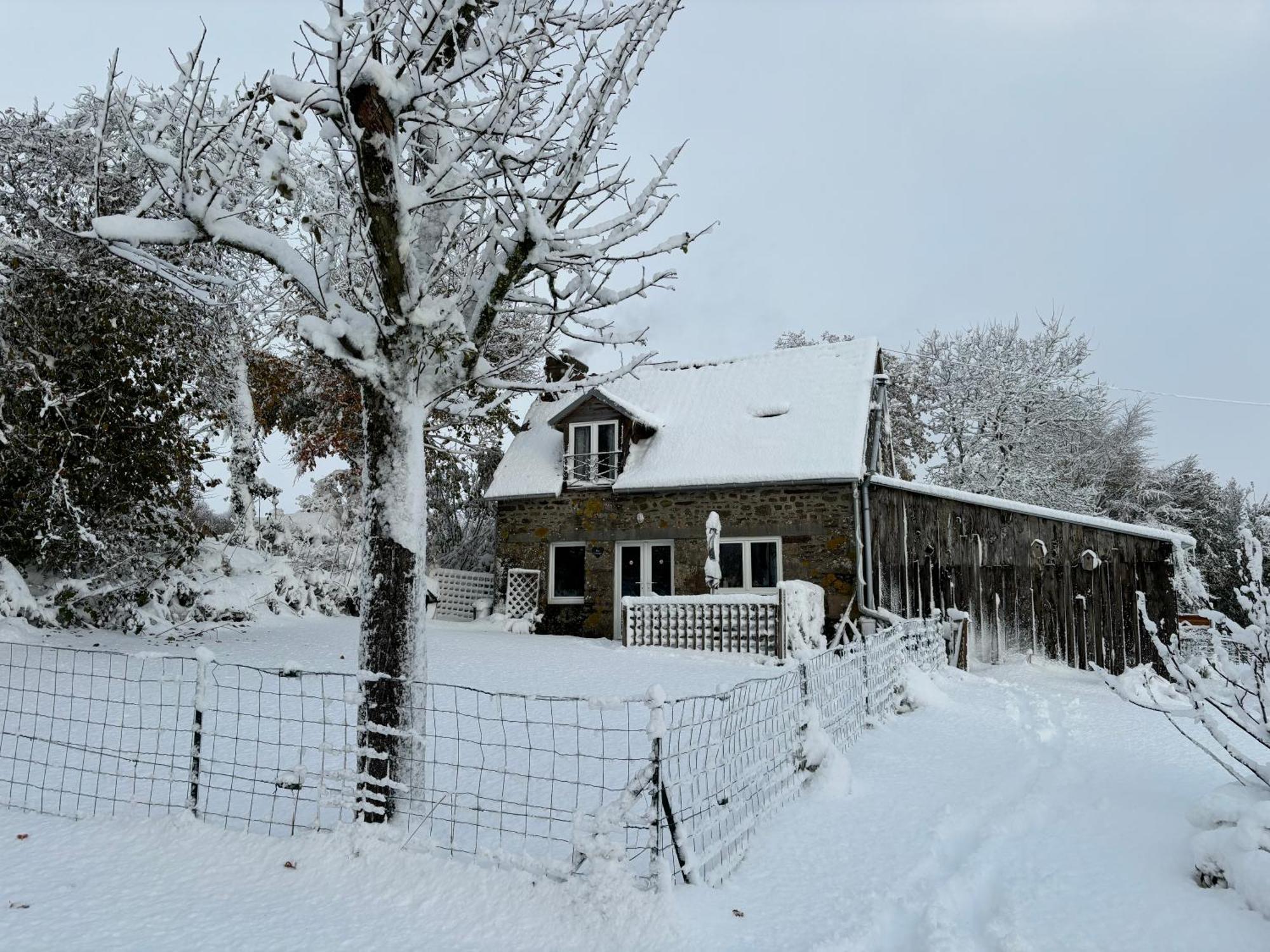 Ferme De Noyes Cottage Sourdeval Екстериор снимка